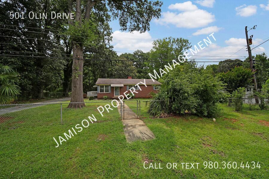 Old Waxhaw Charm New Waxhaw Standards property image