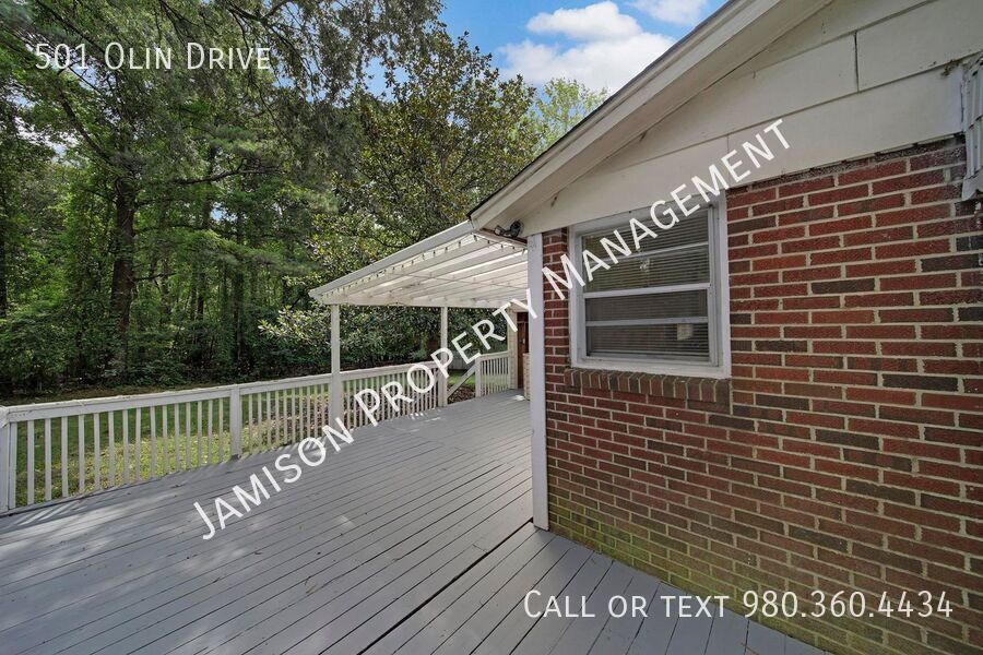 Old Waxhaw Charm New Waxhaw Standards property image