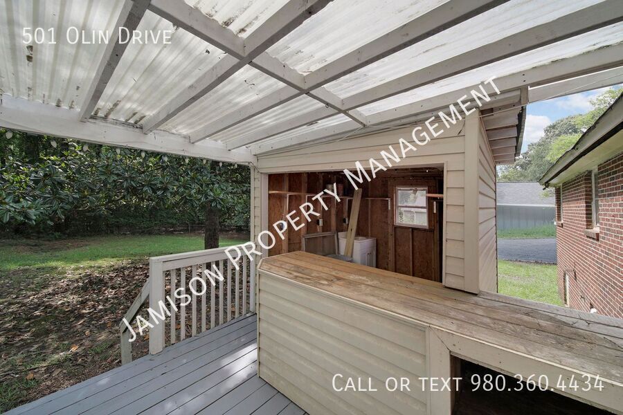 Old Waxhaw Charm New Waxhaw Standards property image