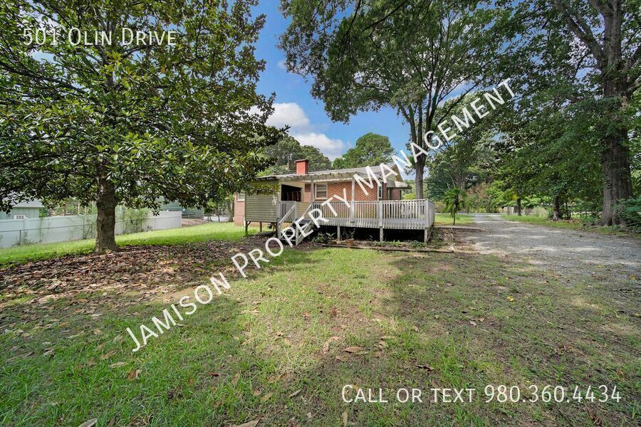 Old Waxhaw Charm New Waxhaw Standards property image