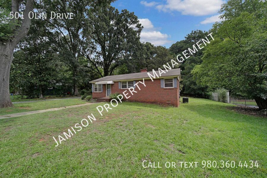 Old Waxhaw Charm New Waxhaw Standards property image
