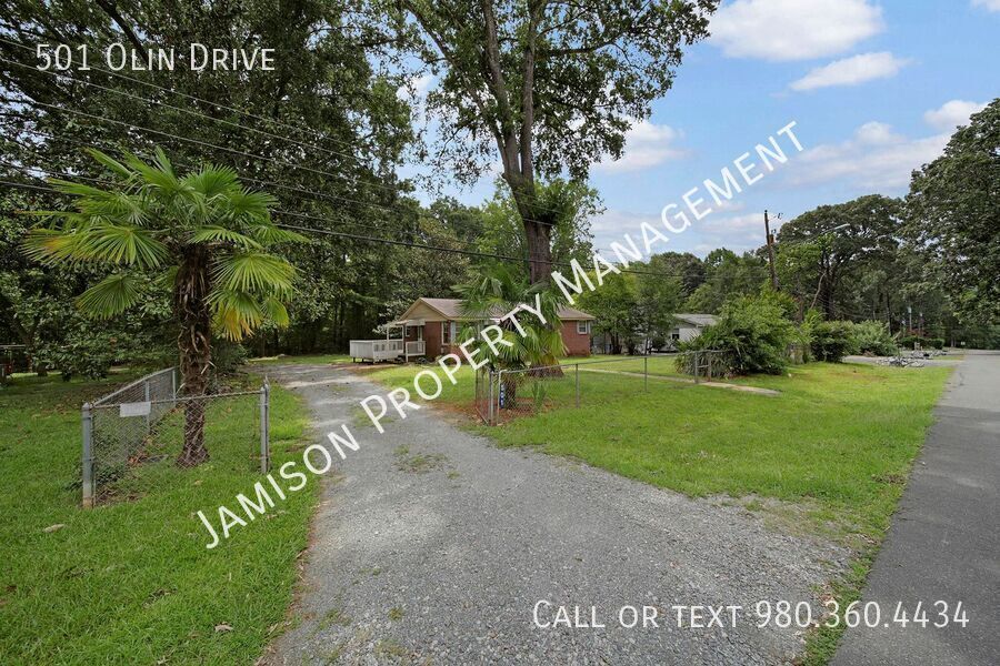 Old Waxhaw Charm New Waxhaw Standards property image