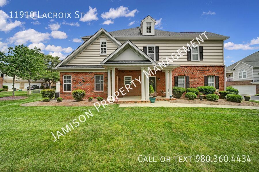 Lovely 3 bed 2.5 bath with loft Condo in Ballantyne area! property image