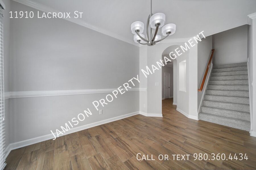 Lovely 3 bed 2.5 bath with loft Condo in Ballantyne area! property image