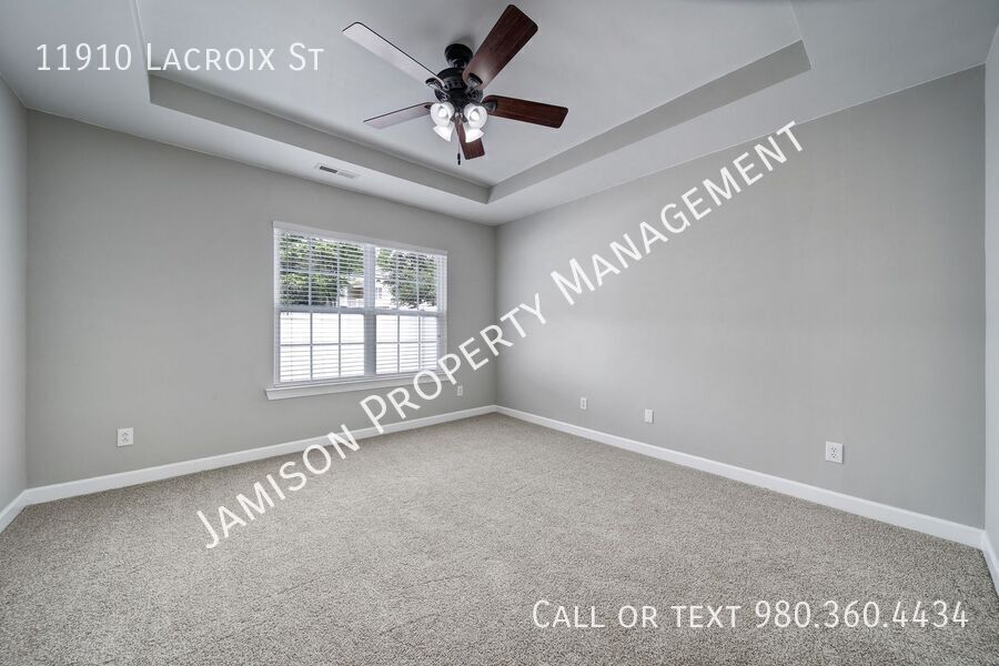 Lovely 3 bed 2.5 bath with loft Condo in Ballantyne area! property image