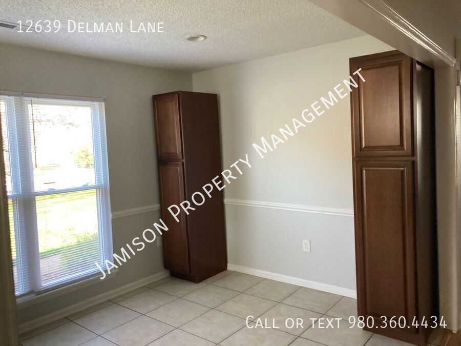 Lovely 3 Bed 2 Bath Ranch Home in Pineville property image