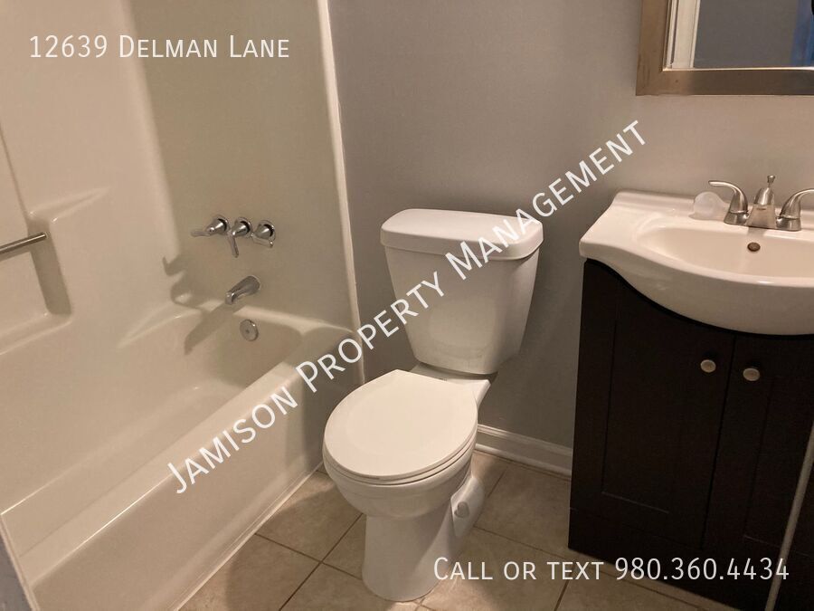Lovely 3 Bed 2 Bath Ranch Home in Pineville property image
