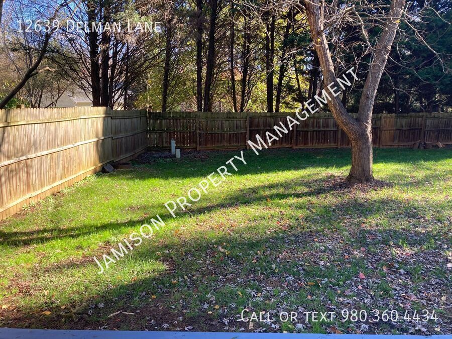 Lovely 3 Bed 2 Bath Ranch Home in Pineville property image