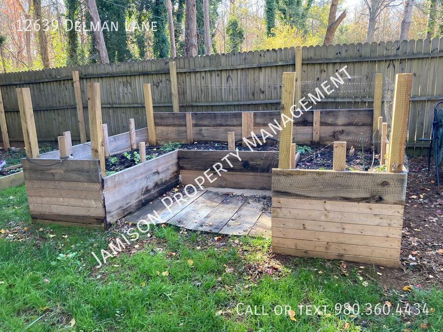 Lovely 3 Bed 2 Bath Ranch Home in Pineville property image