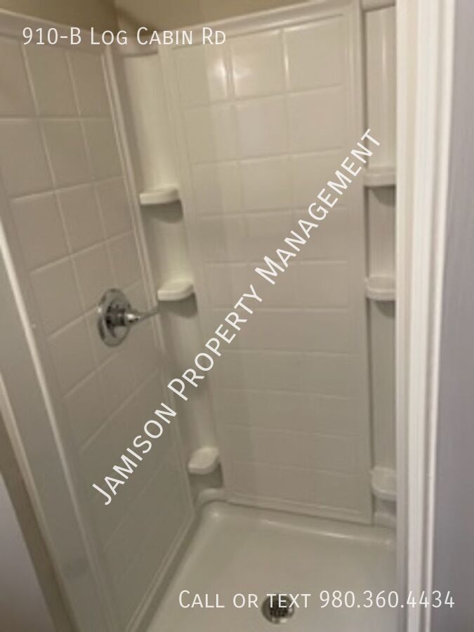 Clean & Fresh ready to move in! property image
