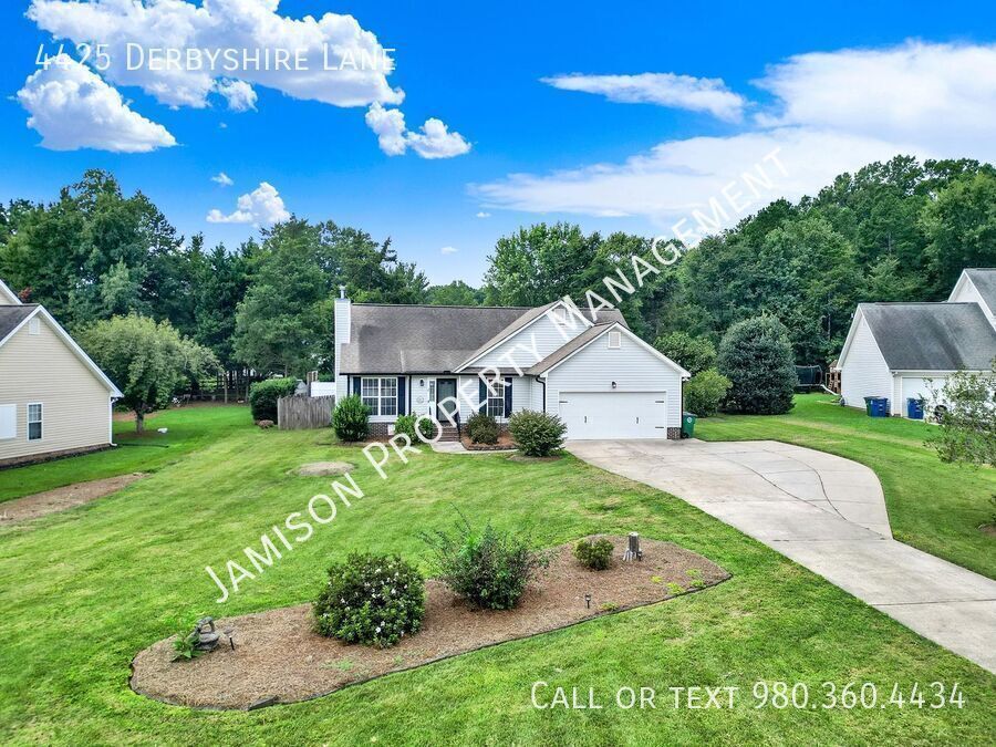 Charming 3 Bed 2 Bath Ranch Home in Matthews! property image