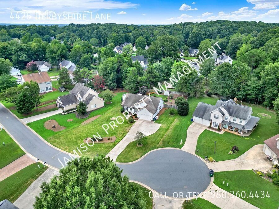 Charming 3 Bed 2 Bath Ranch Home in Matthews! property image