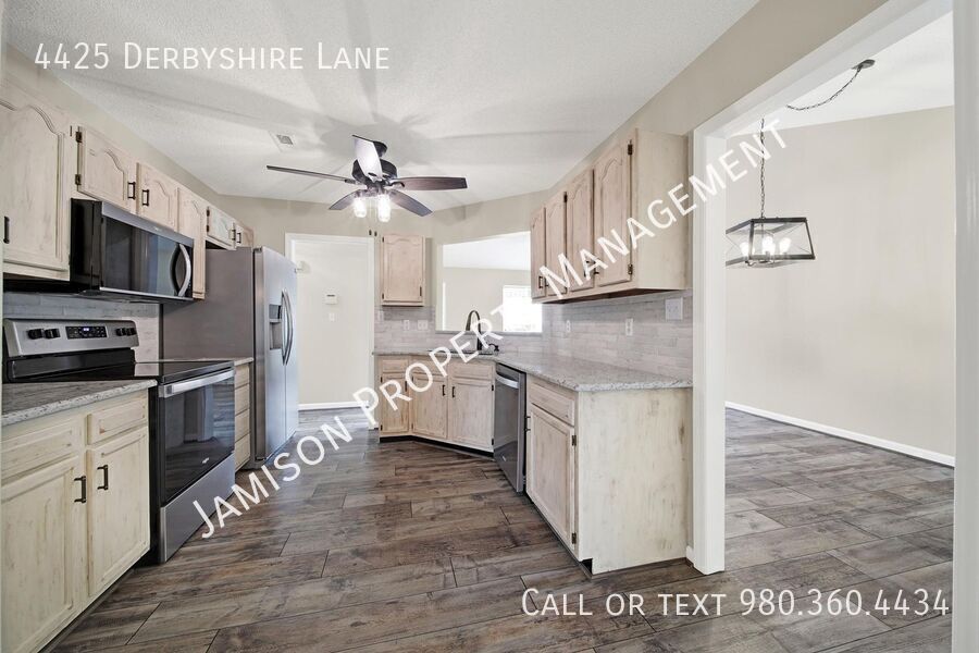 Charming 3 Bed 2 Bath Ranch Home in Matthews! property image