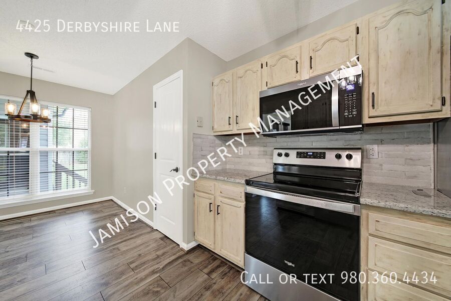 Charming 3 Bed 2 Bath Ranch Home in Matthews! property image