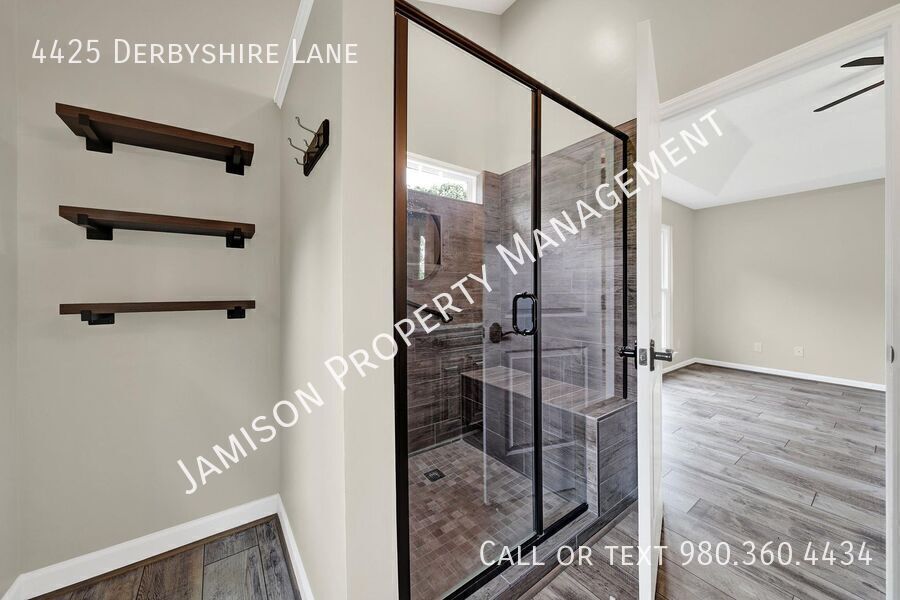 Charming 3 Bed 2 Bath Ranch Home in Matthews! property image