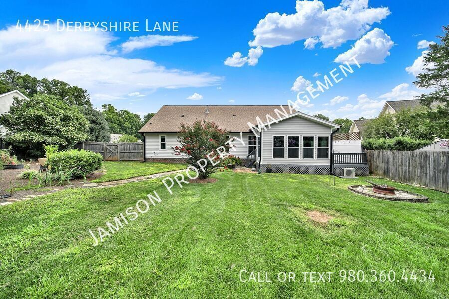 Charming 3 Bed 2 Bath Ranch Home in Matthews! property image