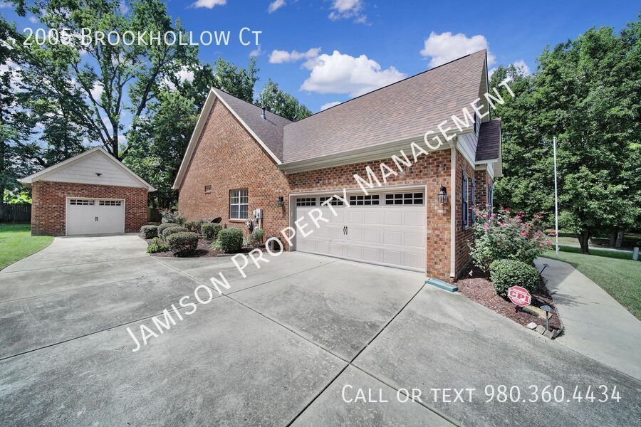 Gorgeous 3 Bed 2 Bath Home in Indian Trail! property image