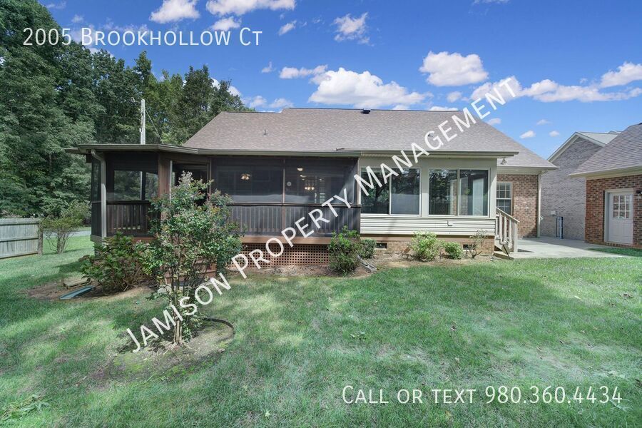 Gorgeous 3 Bed 2 Bath Home in Indian Trail! property image