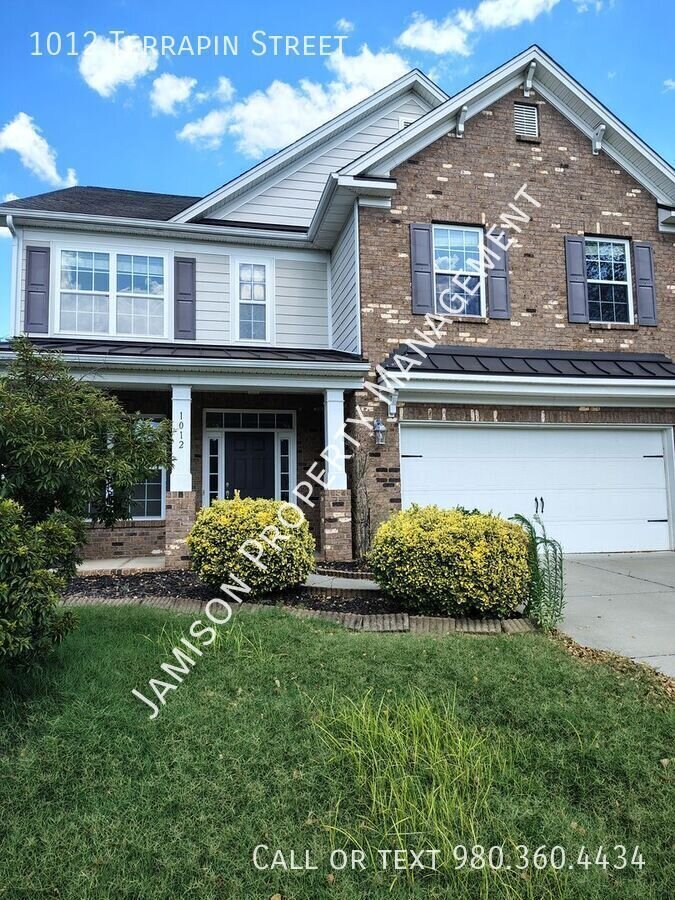 Lovely 5 Bed 3.5 Bath Home in Indian Trail with Brand New Carpet Floors! property image