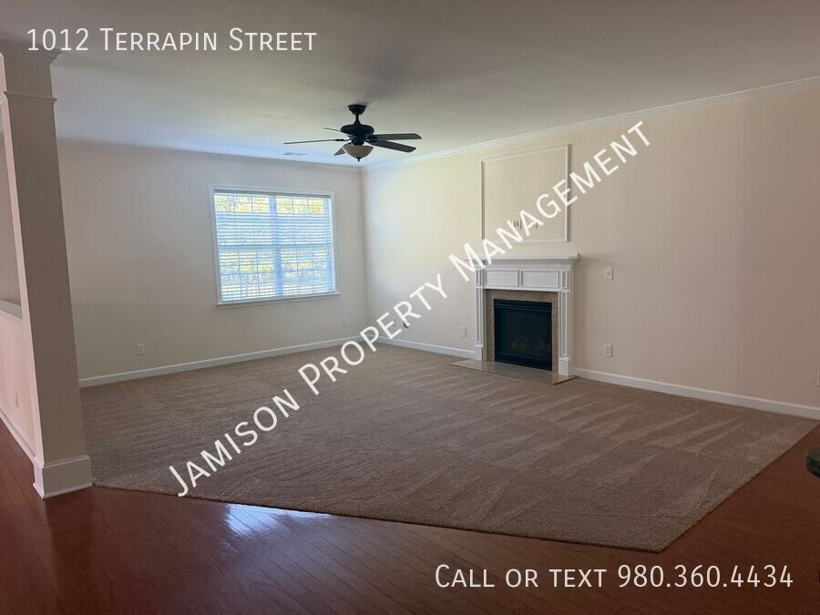 Lovely 5 Bed 3.5 Bath Home in Indian Trail with Brand New Carpet Floors! property image