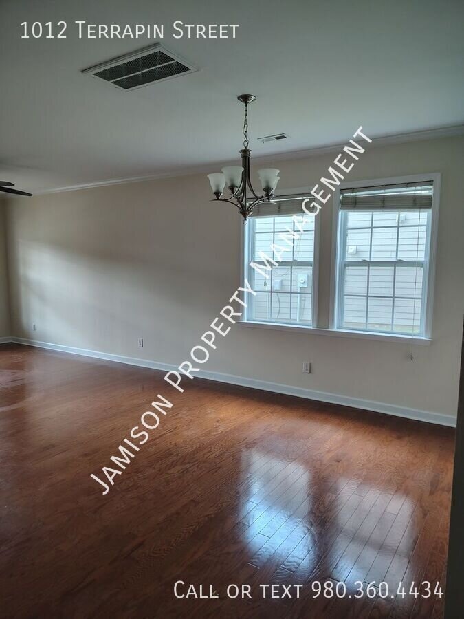 Lovely 5 Bed 3.5 Bath Home in Indian Trail with Brand New Carpet Floors! property image