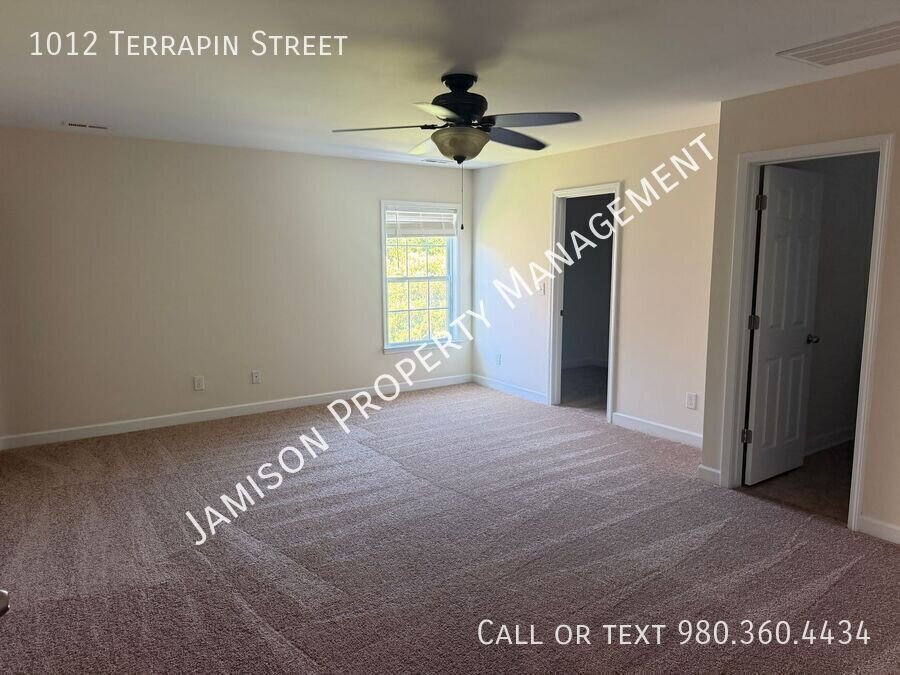 Lovely 5 Bed 3.5 Bath Home in Indian Trail with Brand New Carpet Floors! property image