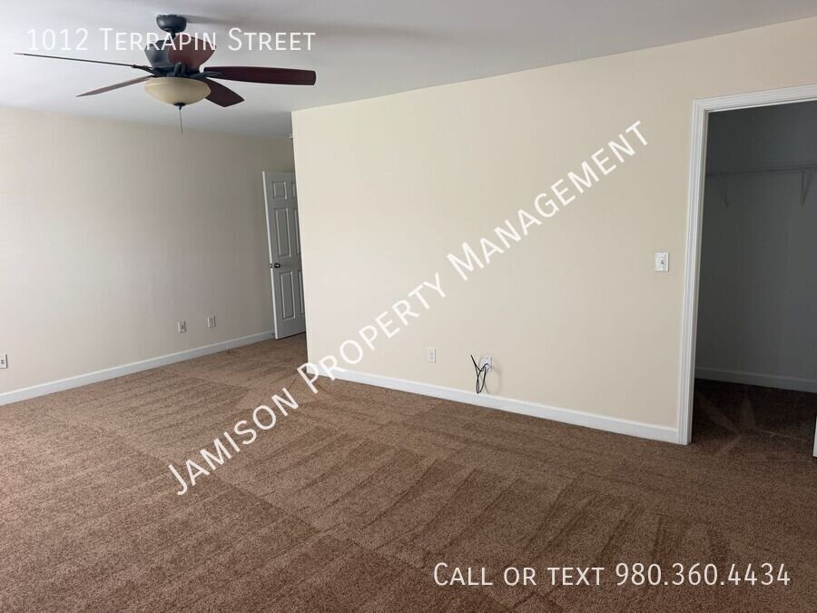 Lovely 5 Bed 3.5 Bath Home in Indian Trail with Brand New Carpet Floors! property image