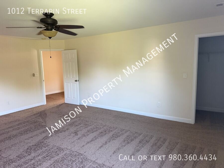 Lovely 5 Bed 3.5 Bath Home in Indian Trail with Brand New Carpet Floors! property image