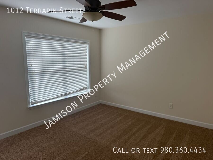 Lovely 5 Bed 3.5 Bath Home in Indian Trail with Brand New Carpet Floors! property image