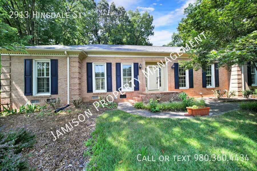 Lovely 3 Bed 2 Bath Ranch Home in South Park! property image