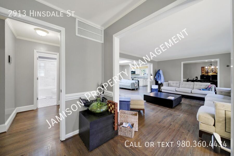 Lovely 3 Bed 2 Bath Ranch Home in South Park! property image