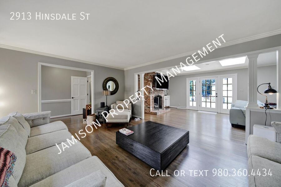 Lovely 3 Bed 2 Bath Ranch Home in South Park! property image