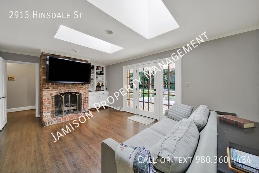 Lovely 3 Bed 2 Bath Ranch Home in South Park! property image