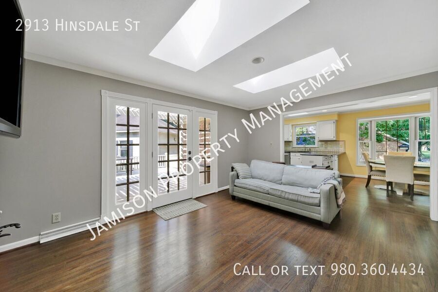 Lovely 3 Bed 2 Bath Ranch Home in South Park! property image