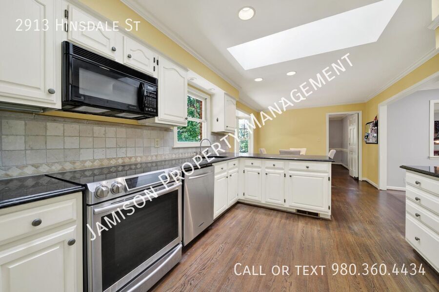 Lovely 3 Bed 2 Bath Ranch Home in South Park! property image