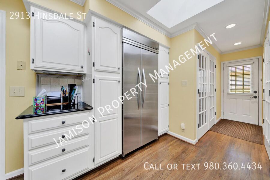 Lovely 3 Bed 2 Bath Ranch Home in South Park! property image