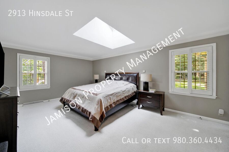 Lovely 3 Bed 2 Bath Ranch Home in South Park! property image