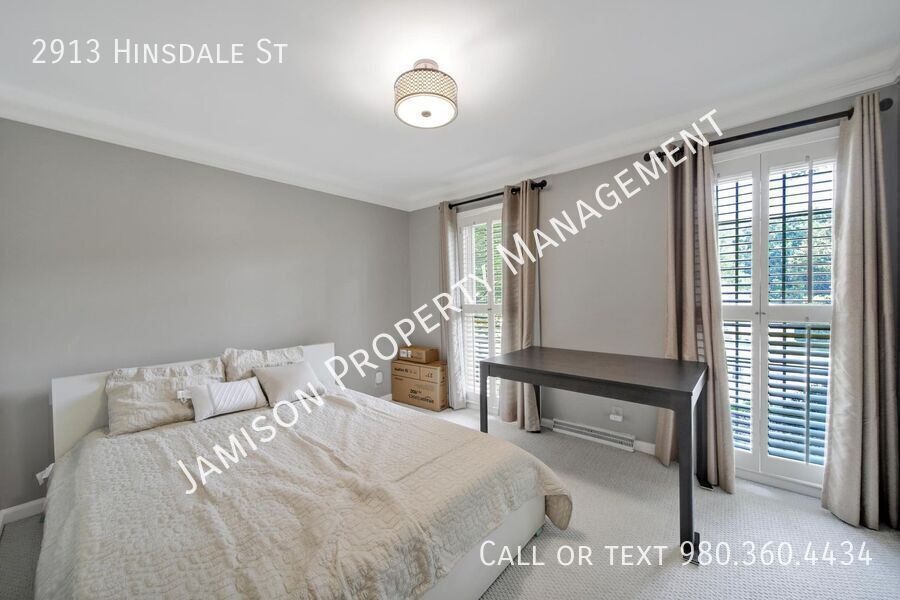 Lovely 3 Bed 2 Bath Ranch Home in South Park! property image