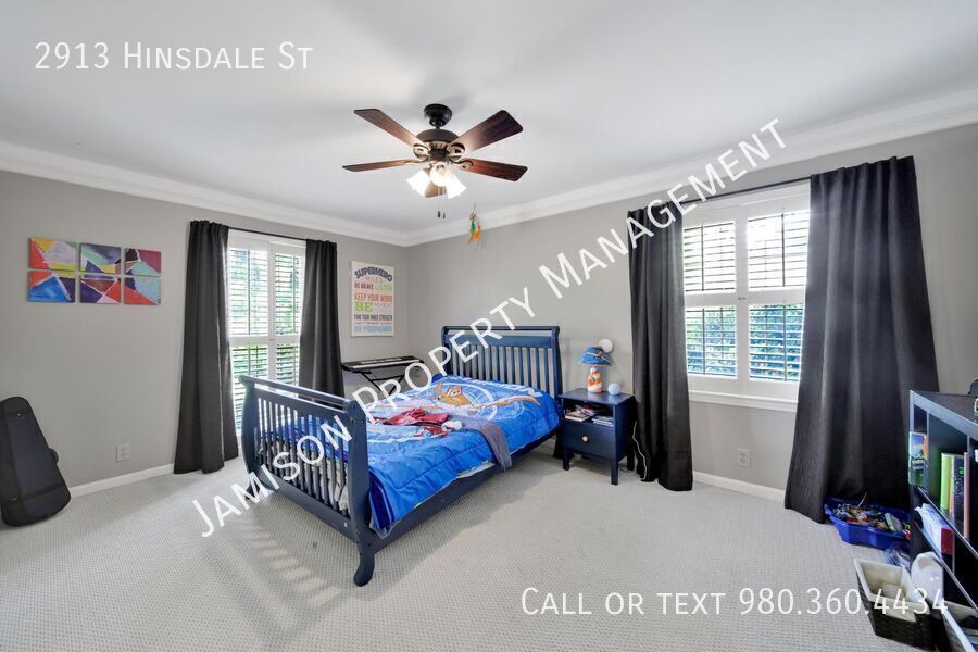 Lovely 3 Bed 2 Bath Ranch Home in South Park! property image