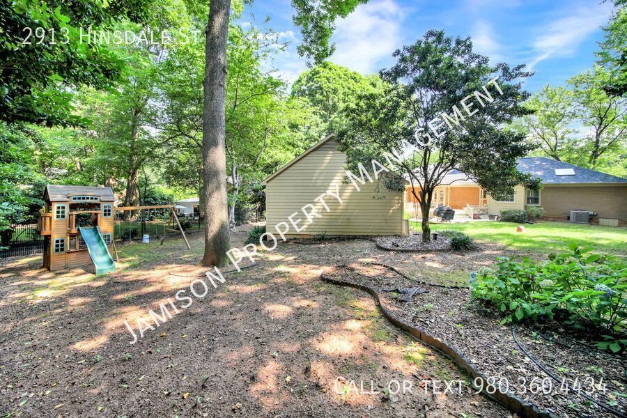 Lovely 3 Bed 2 Bath Ranch Home in South Park! property image