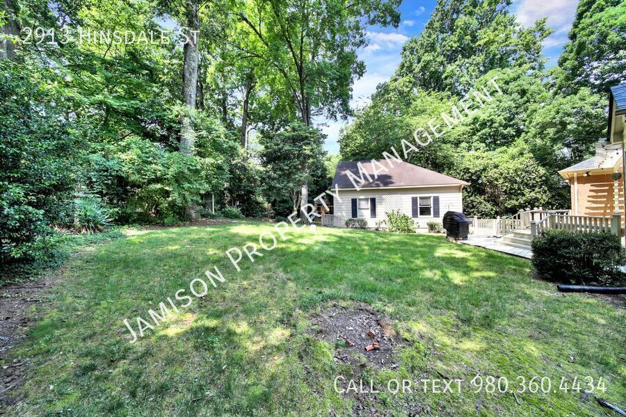 Lovely 3 Bed 2 Bath Ranch Home in South Park! property image