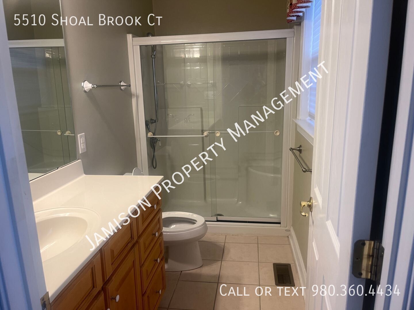 Stunning 4 Bed 4.5 Bath Home with Bonus Room in South Charlotte! property image