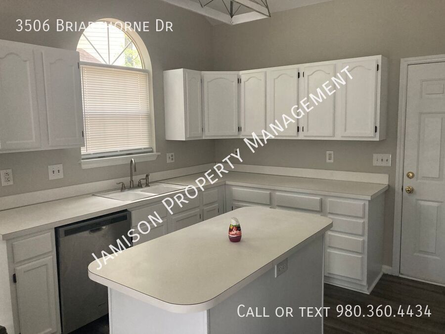 Three Bed Two Bath Home in Charlotte! property image