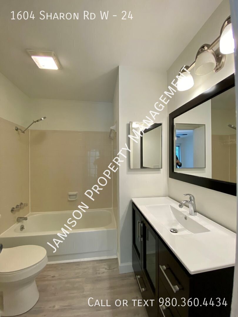 Lovely Two Bedroom Condo in Charlotte! property image