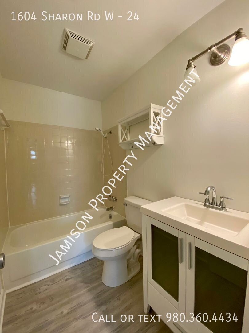 Lovely Two Bedroom Condo in Charlotte! property image